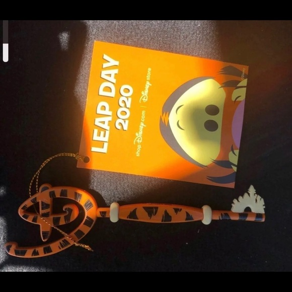 Disney store tigger leap year key